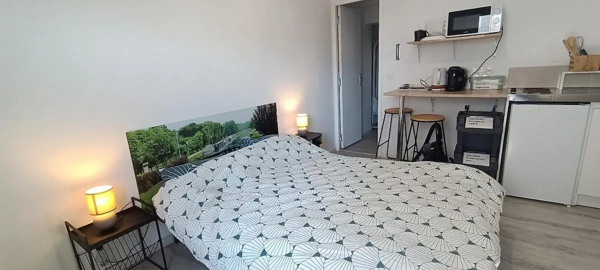 Chambre Avec Kitchenette Évran Apartman